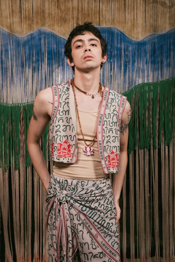 Aksara Vest