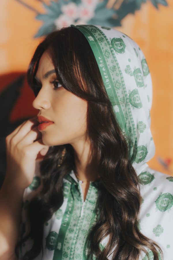 Lotus Kaftan Capuchong in White - Green - Image 4